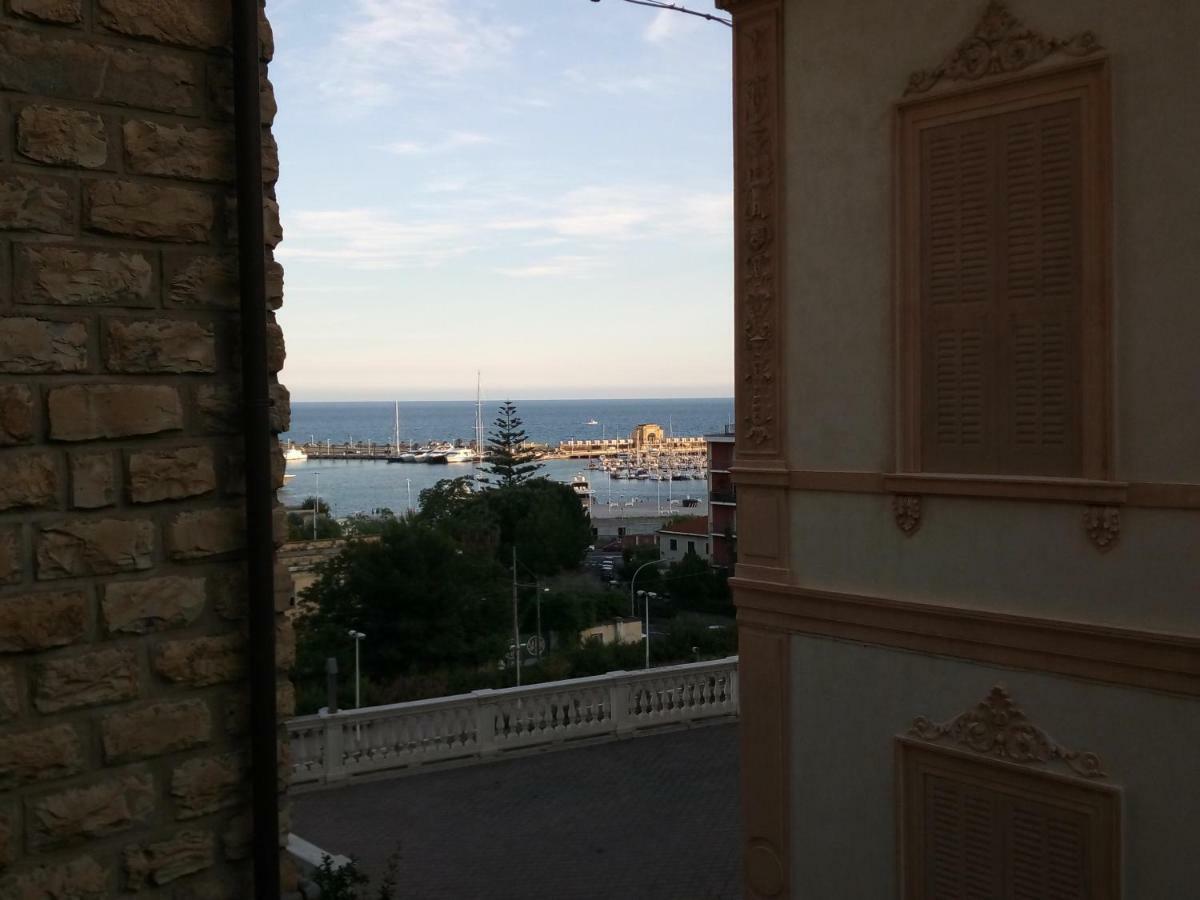 St George Villa Imperia Buitenkant foto