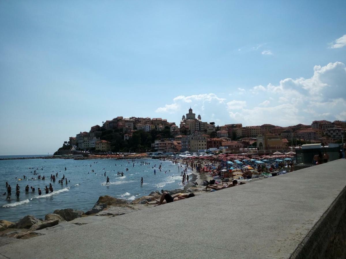 St George Villa Imperia Buitenkant foto