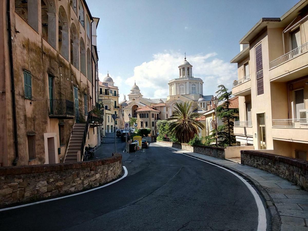 St George Villa Imperia Buitenkant foto